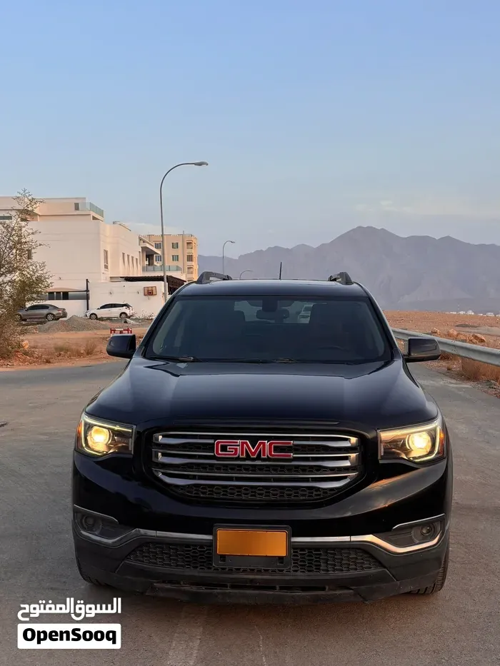 GMC Acadia 2018 photo 2