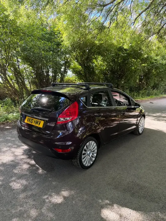 Ford Fiesta 2010 photo 4