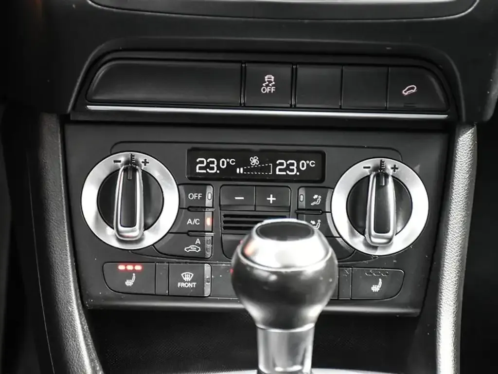 Audi Q3 2015 photo 3