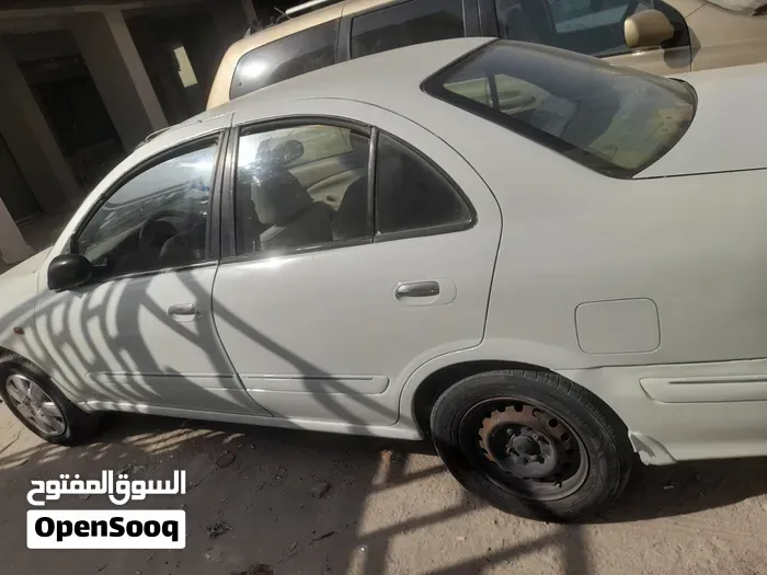 Nissan Sunny 2003 photo 2