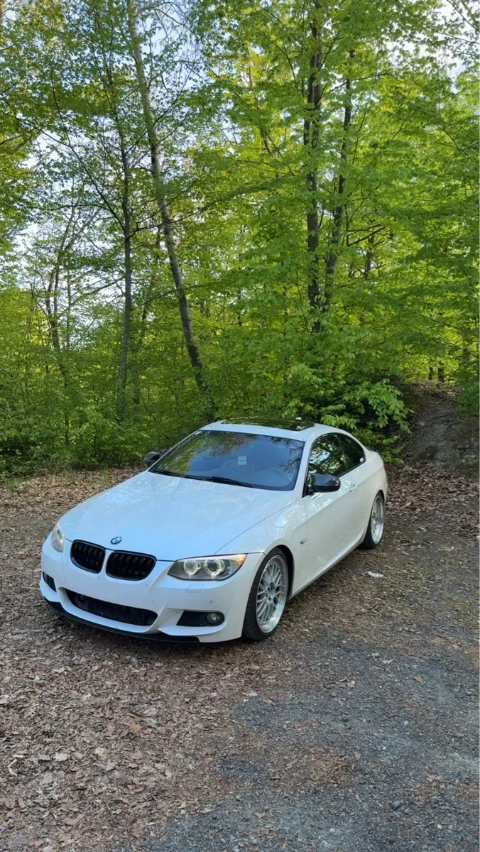 BMW 3 Series 2011 photo 3