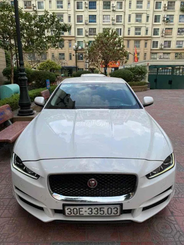 Jaguar Xe