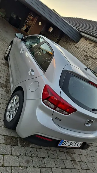Kia Rio 2018 photo 5