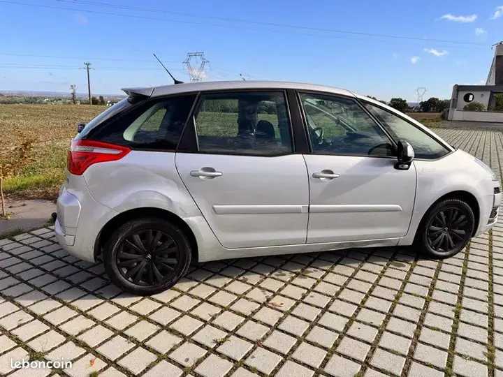 Citroen C4 Picasso 2009 photo 2