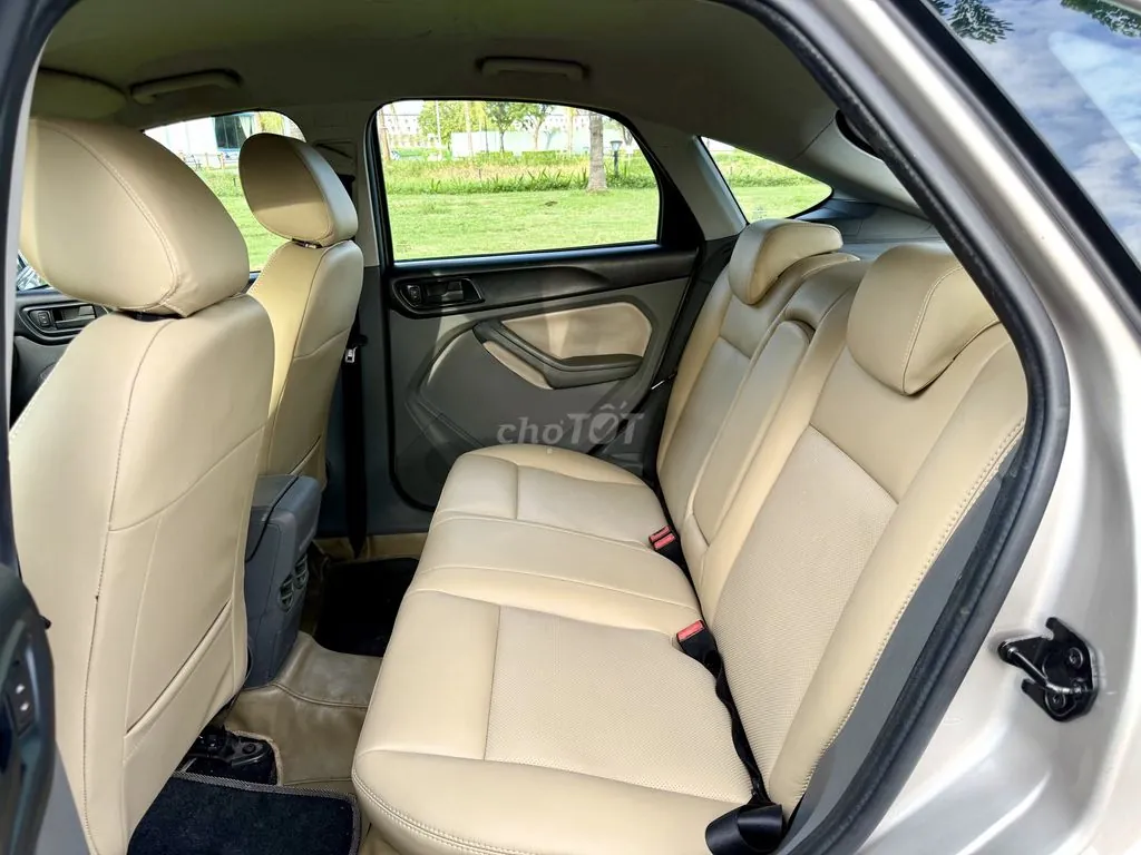 Ford Focus 2011 photo 2