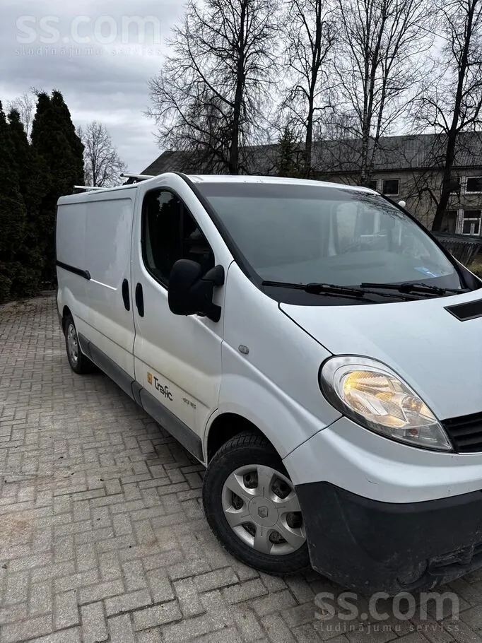 Renault Trafic 2010 photo 2