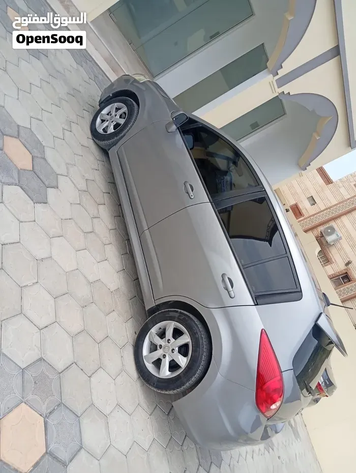 Nissan Versa 2011 photo 5
