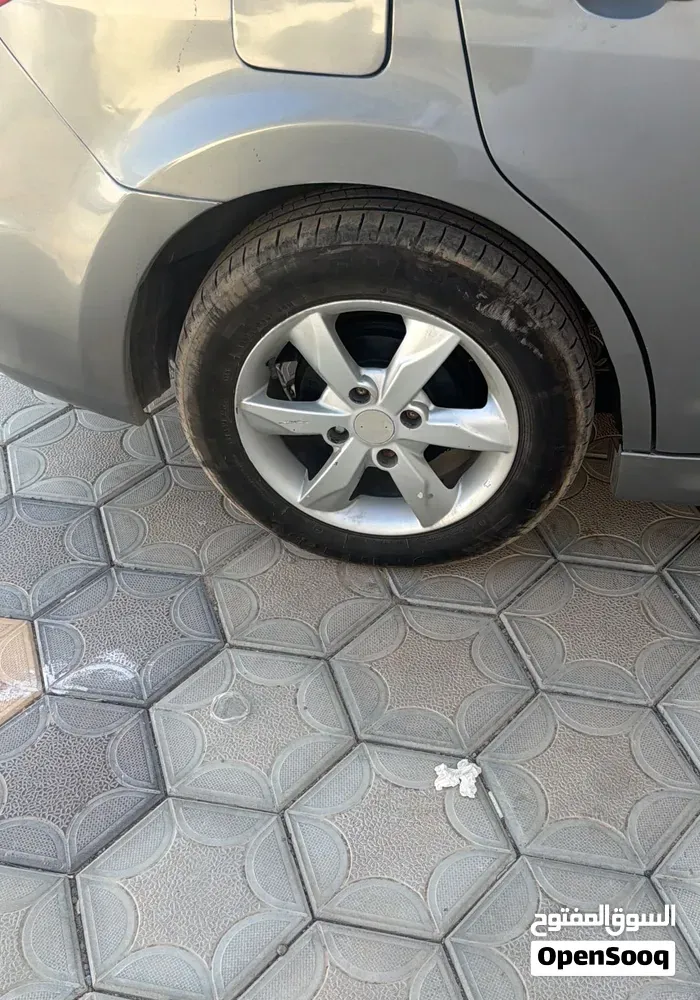 Nissan Versa 2011 photo 4