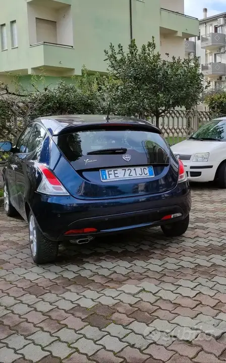 Lancia Ypsilon