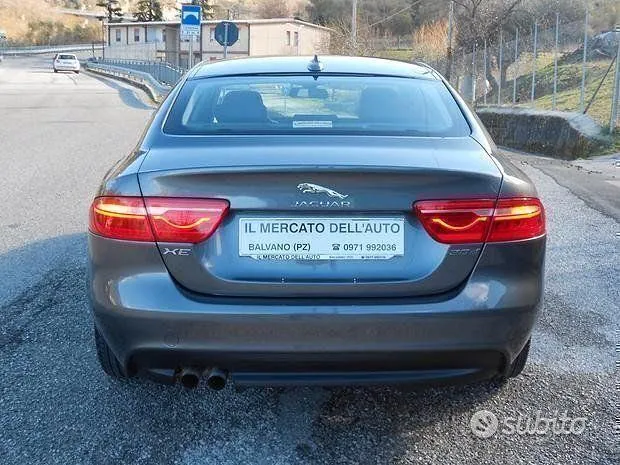 Jaguar Xe 2015 photo 2