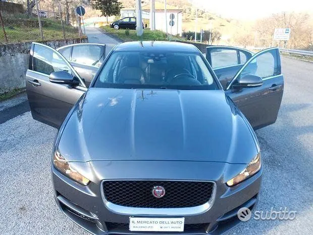 Jaguar Xe
