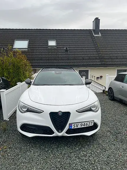 Alfa Romeo Stelvio 2018 photo 2