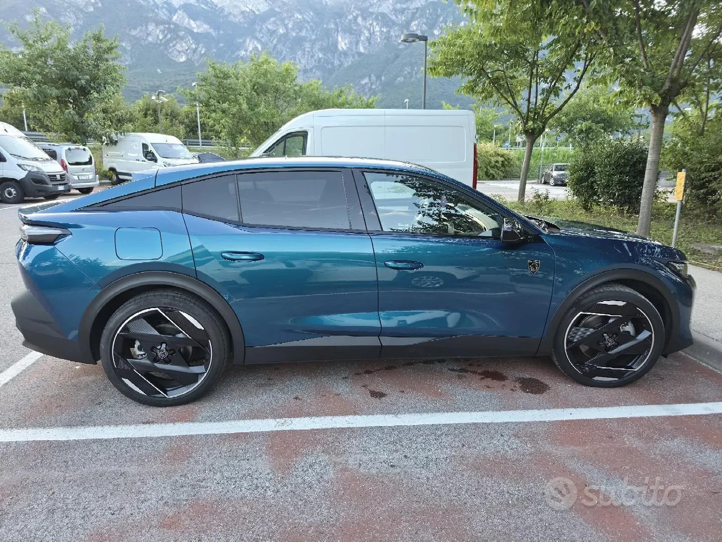 Peugeot 408 2024 photo 4