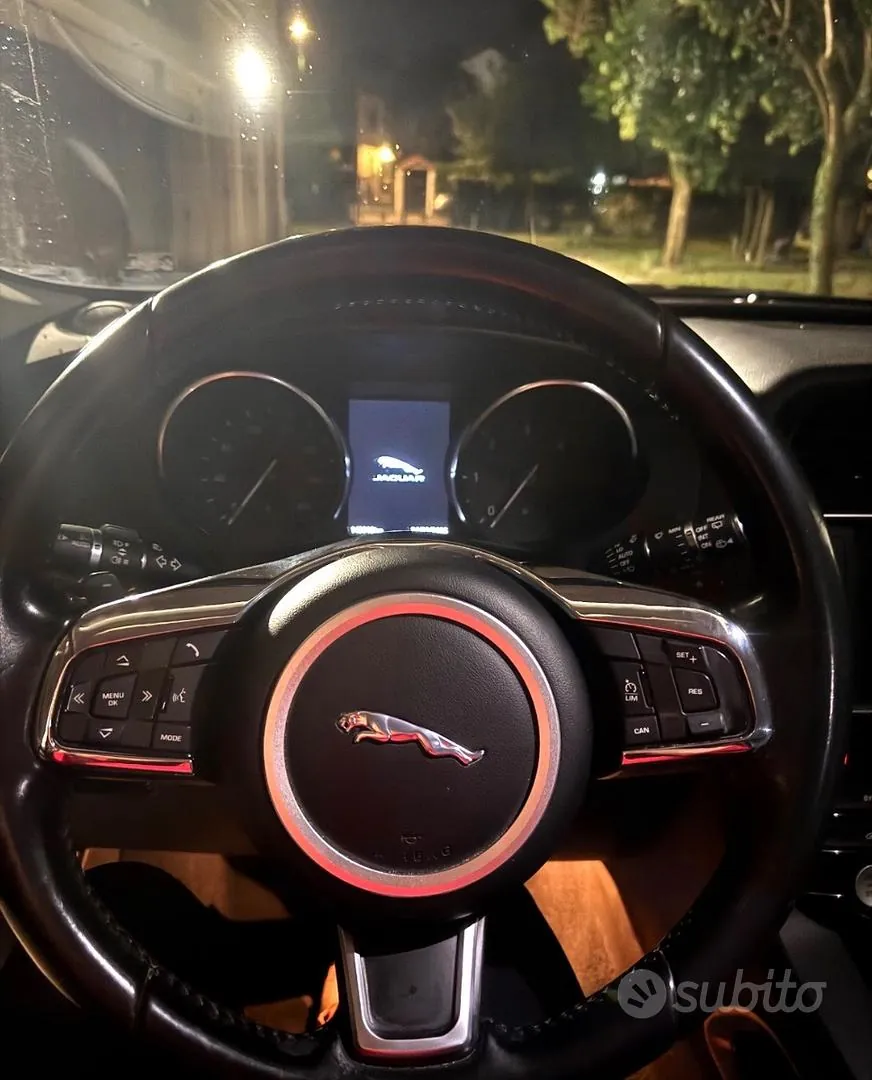 Jaguar F-Pace 2016 photo 2