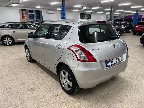 Suzuki Swift 2012 photo 4