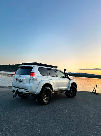 Toyota Land Cruiser 2012 photo 2