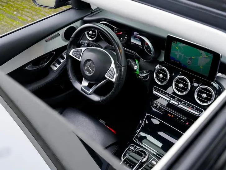 Mercedes-Benz Glc 2015 photo 2