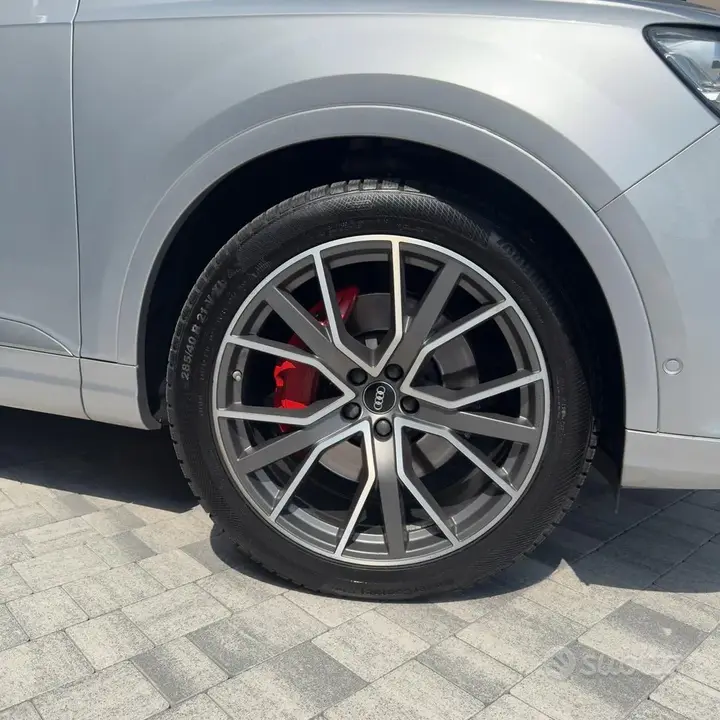 Audi Q7 2017 photo 2