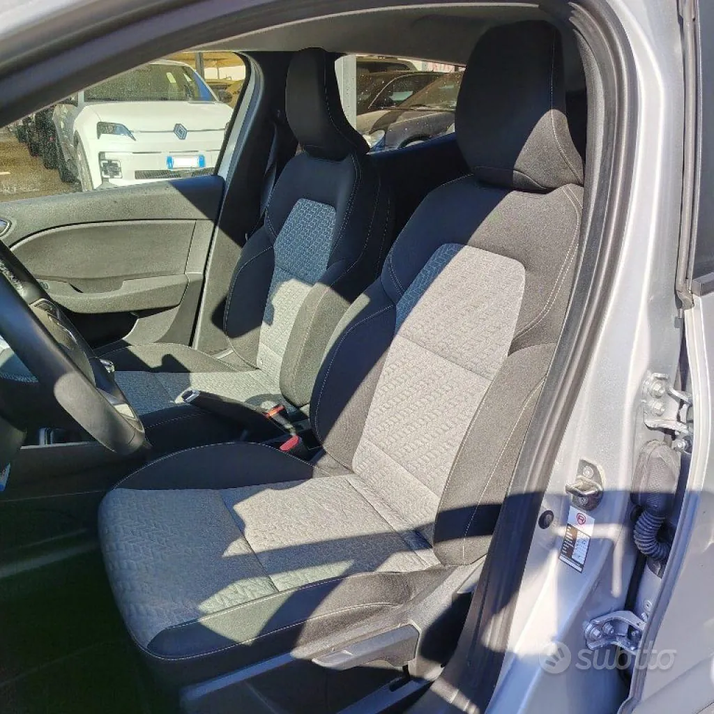 Renault Clio 2023 photo 4