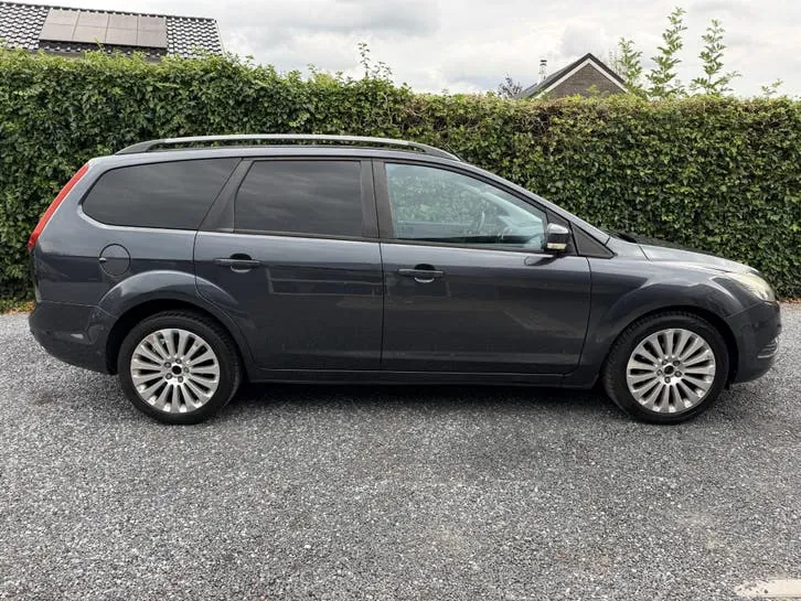 Ford Focus 2008 photo 2