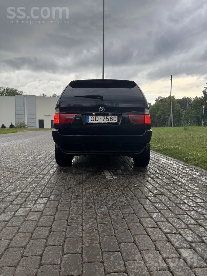 BMW X5 2004 photo 2