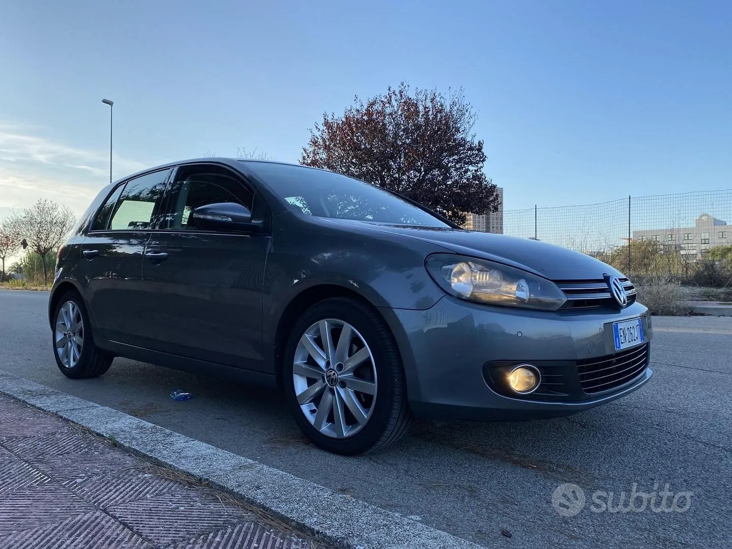 Volkswagen Golf 2012 photo 2