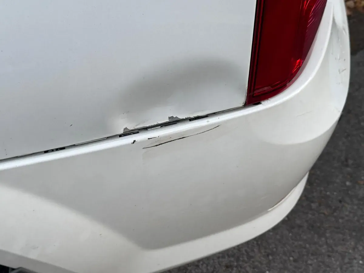 Dacia Logan 2011 photo 2