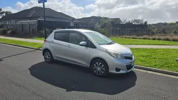 Toyota Vitz 2014 photo 4