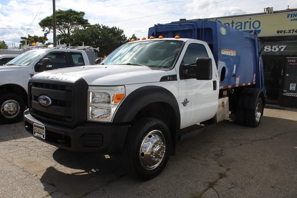 Ford F-550 2012 photo 3