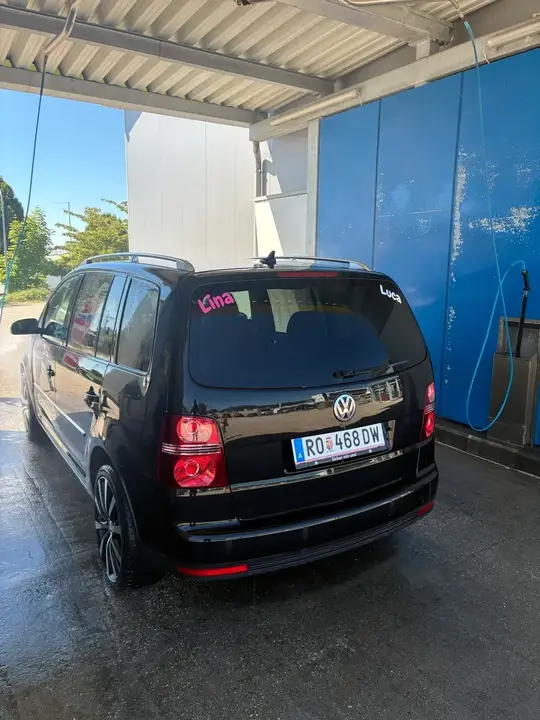 Volkswagen Touran 2007 photo 2