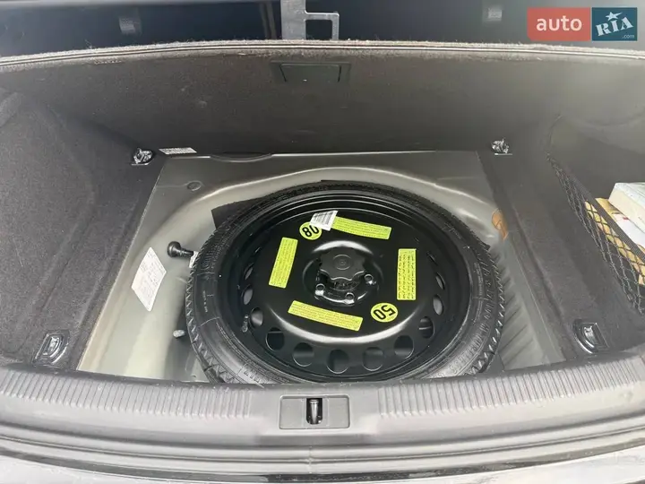 Audi A4 2012 photo 2
