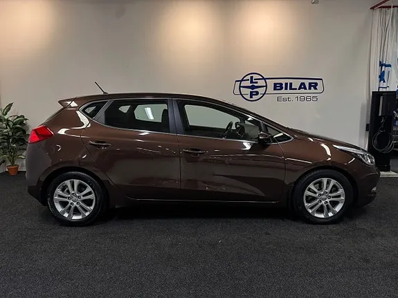 Kia Ceed 2013 photo 2
