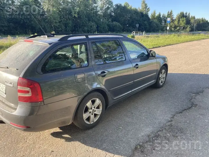 Skoda Octavia 2010 photo 3
