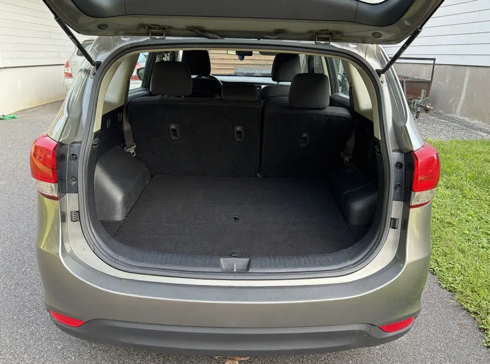 Kia Rondo 2015 photo 4