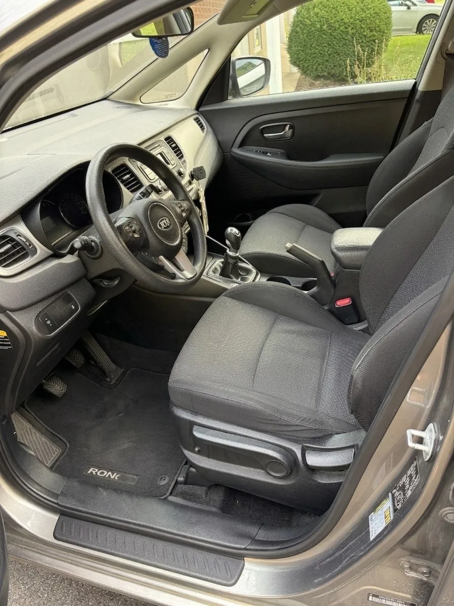 Kia Rondo 2015 photo 3