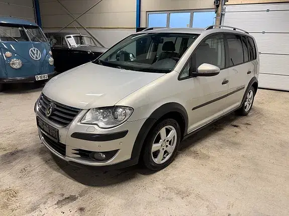 Volkswagen Touran 2010 photo 3