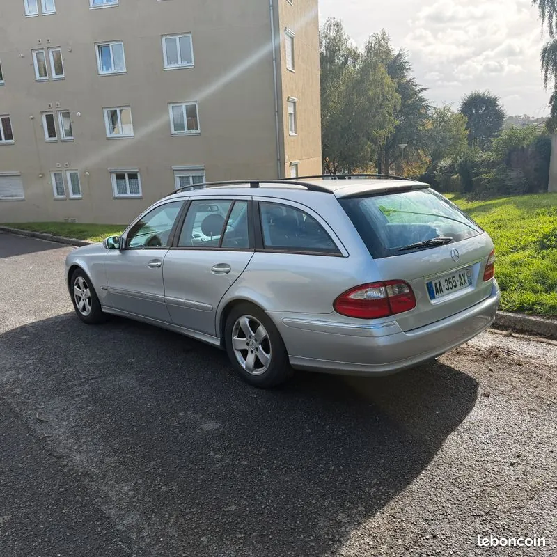 Mercedes-Benz E-Class 2004 photo 2