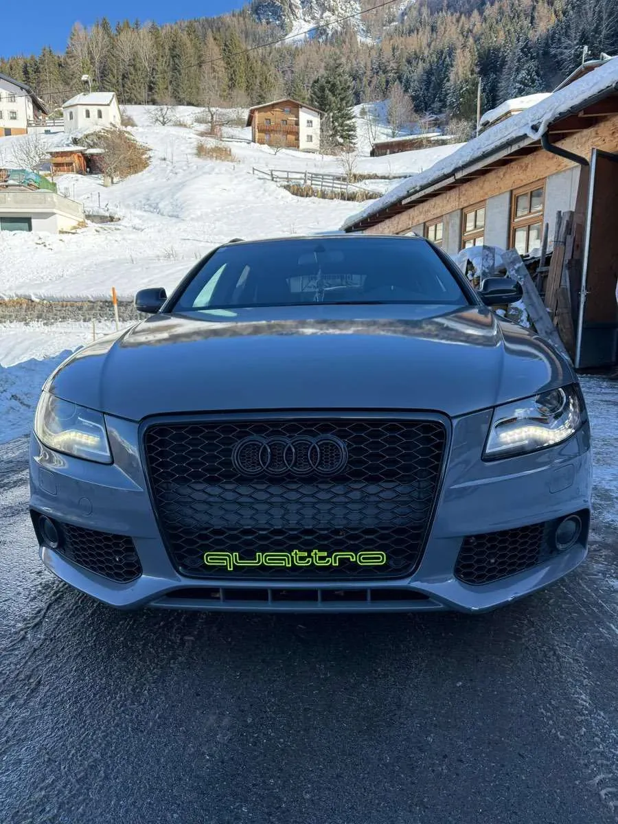 Audi A4 2011 photo 2
