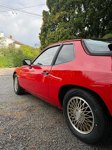 Porsche 924 1979 photo 4