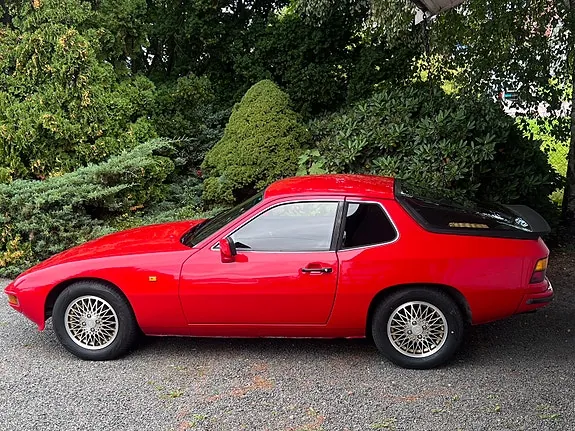 Porsche 924 1979 photo 2