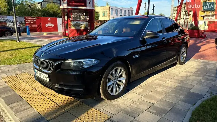 BMW 5 Series 2013 photo 2