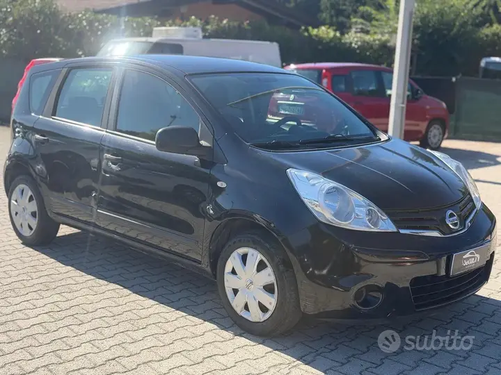 Nissan Note 2010 photo 2