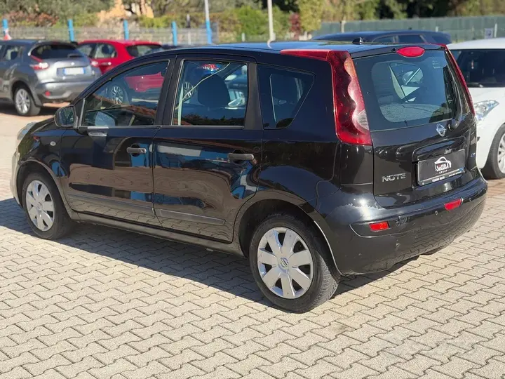 Nissan Note 2010 photo 5
