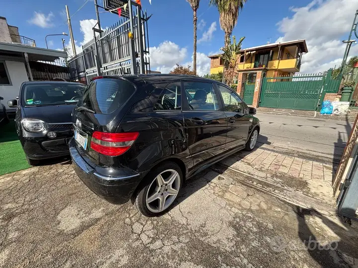 Mercedes-Benz B-Class 2009 photo 4