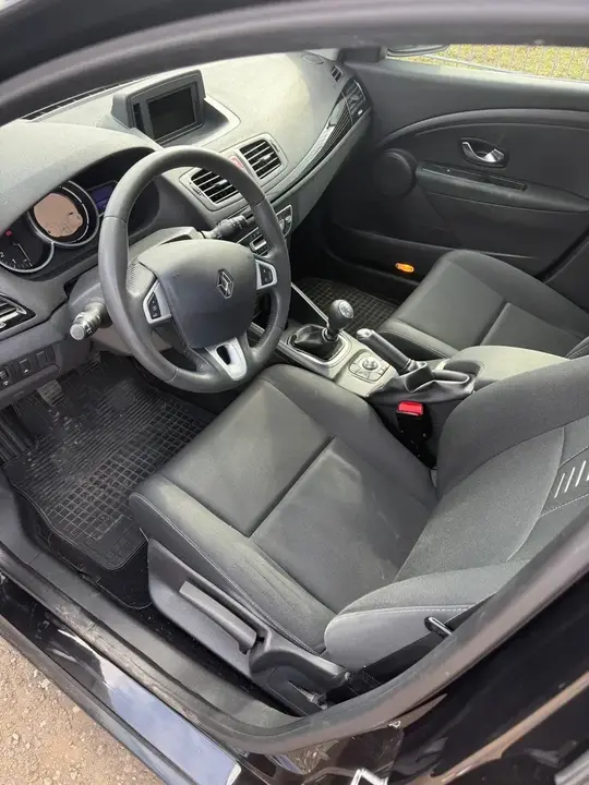 Renault Mégane 2012 photo 2