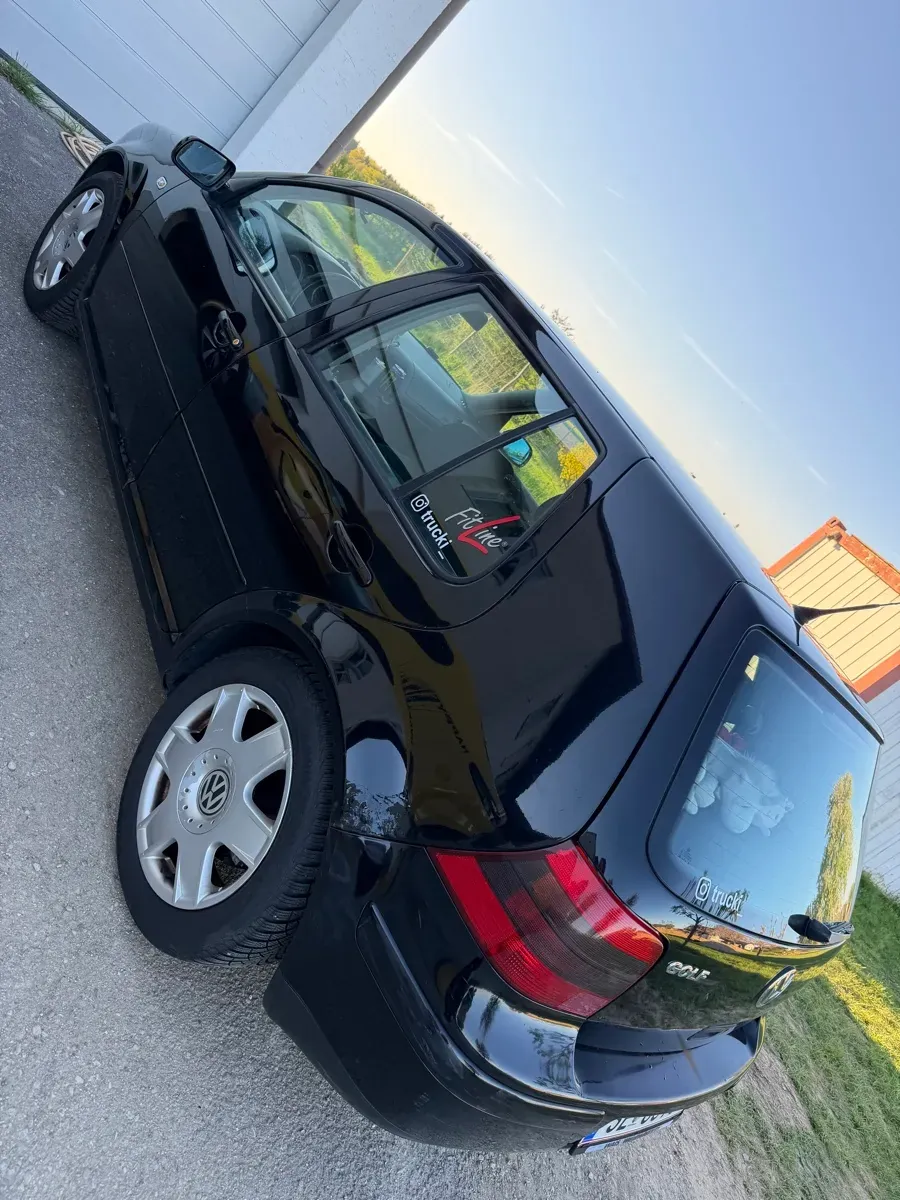 Volkswagen Golf 2003 photo 2