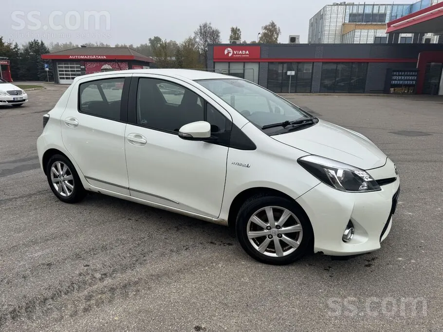 Toyota Yaris 2014 photo 2