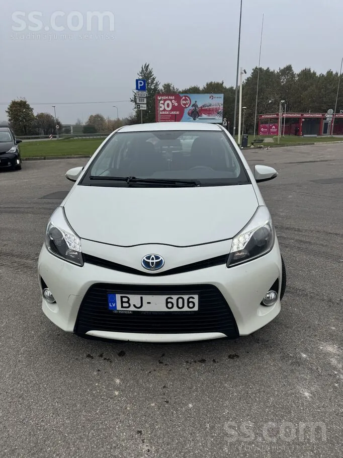 Toyota Yaris 2014 photo 3
