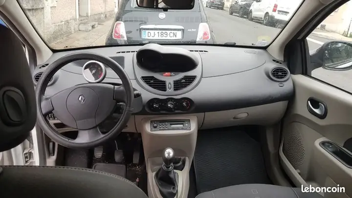 Renault Twingo 2010 photo 3