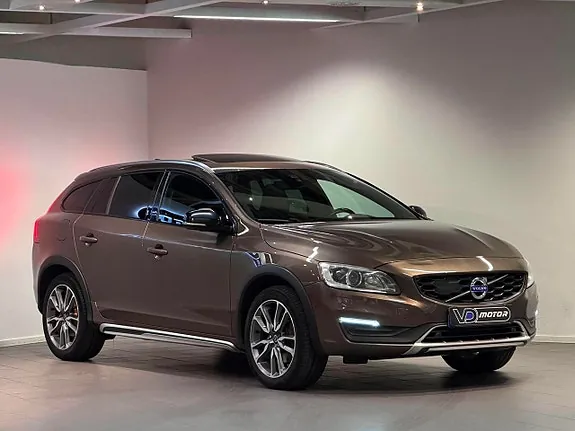 Volvo V60 Cross Country 2018 photo 4